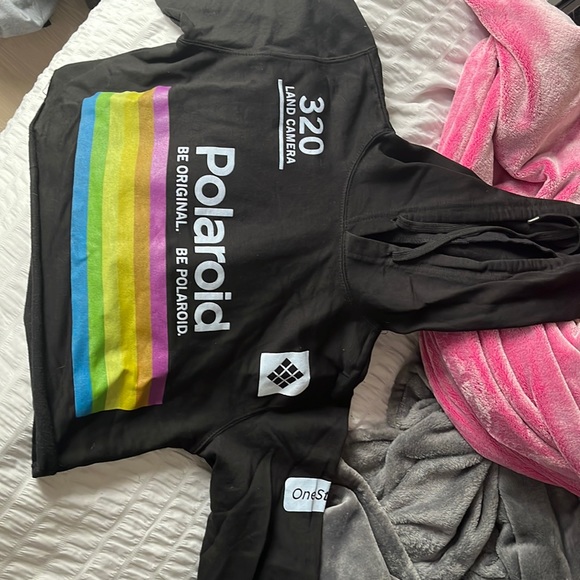 polaroid cropped black hoodie! so comfy; worn once. from pacsun! - Picture 1 of 3